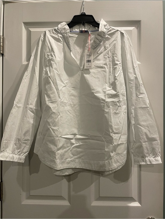 Vineyard Vines Tops - Vineyard Vines White Ruffle Neck
Popover Woven Top Size XL